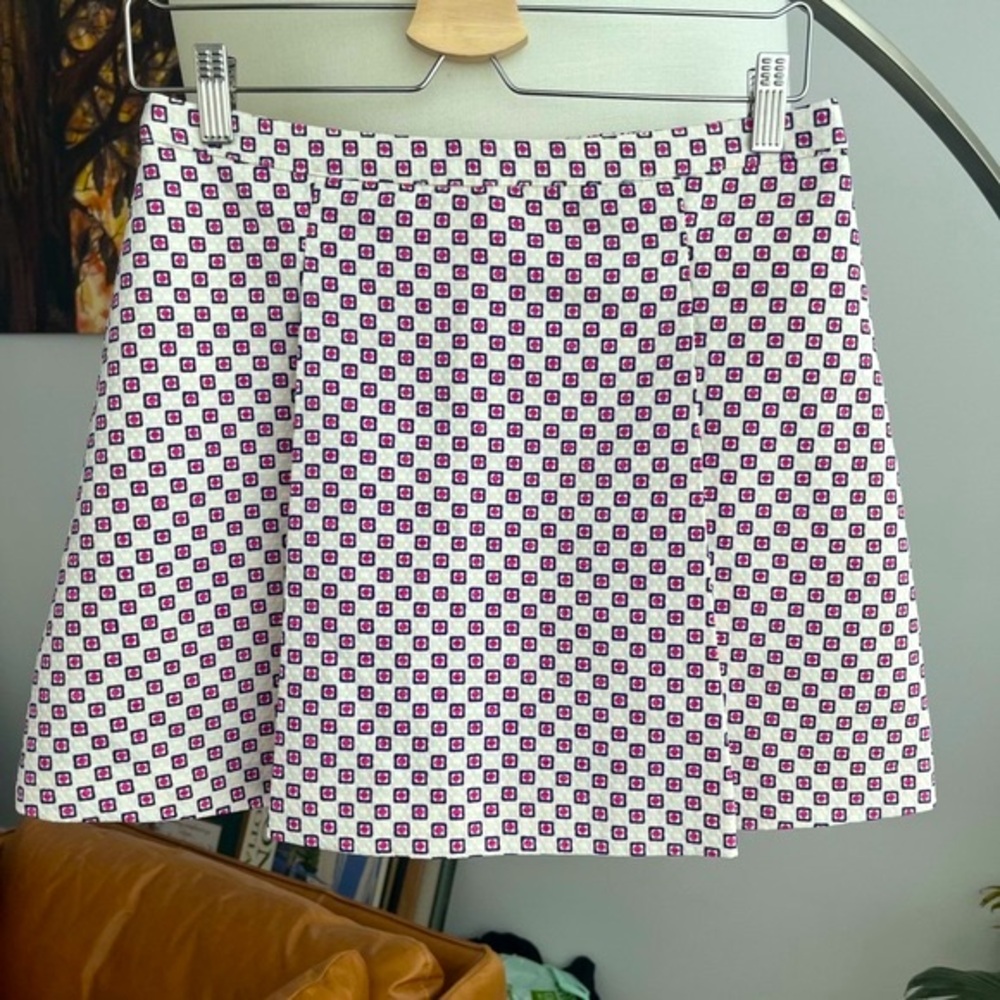 Club Monaco White Mini Skirt with Pink Geometric Print